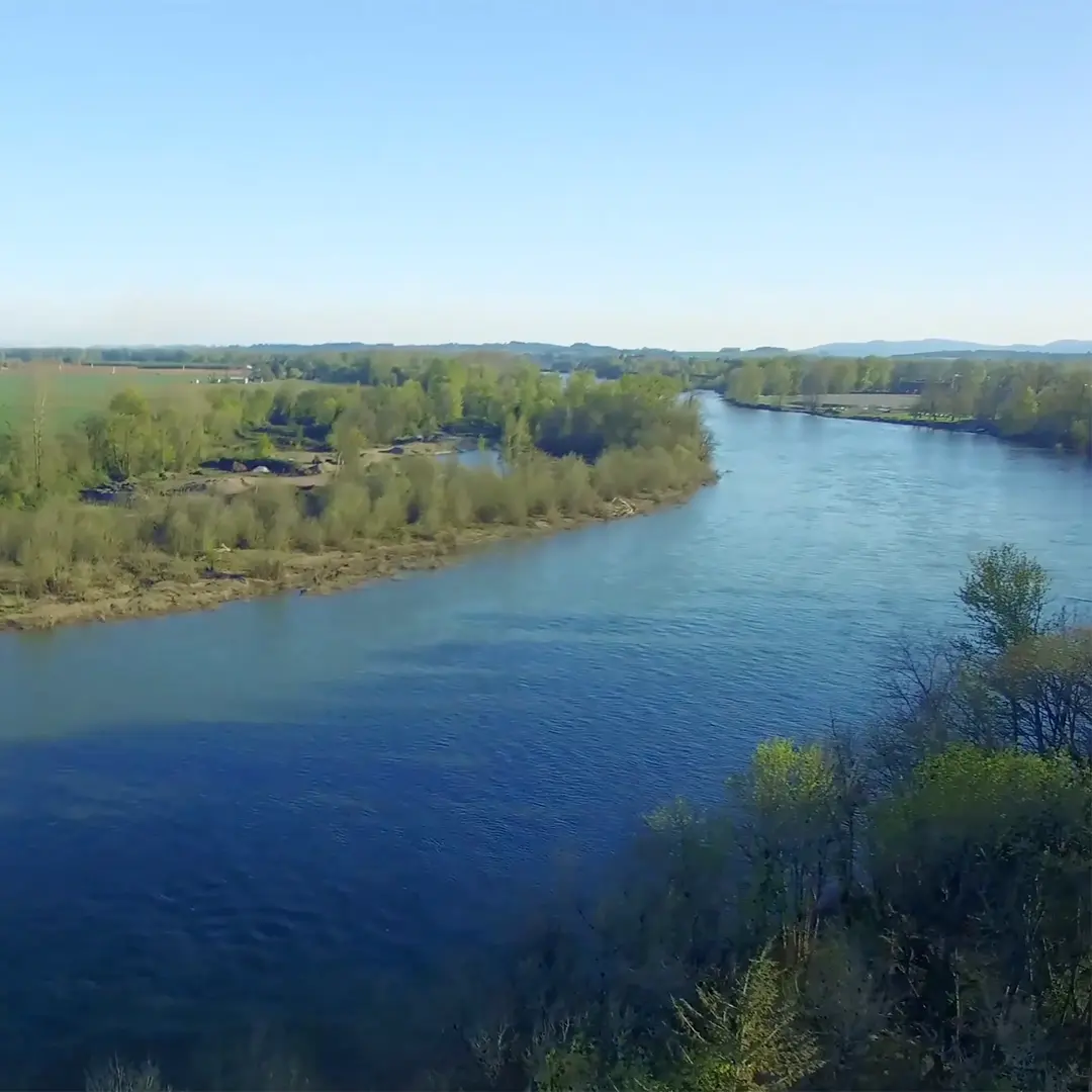 sunrise-pointe-apartments-willamette-river (1)
